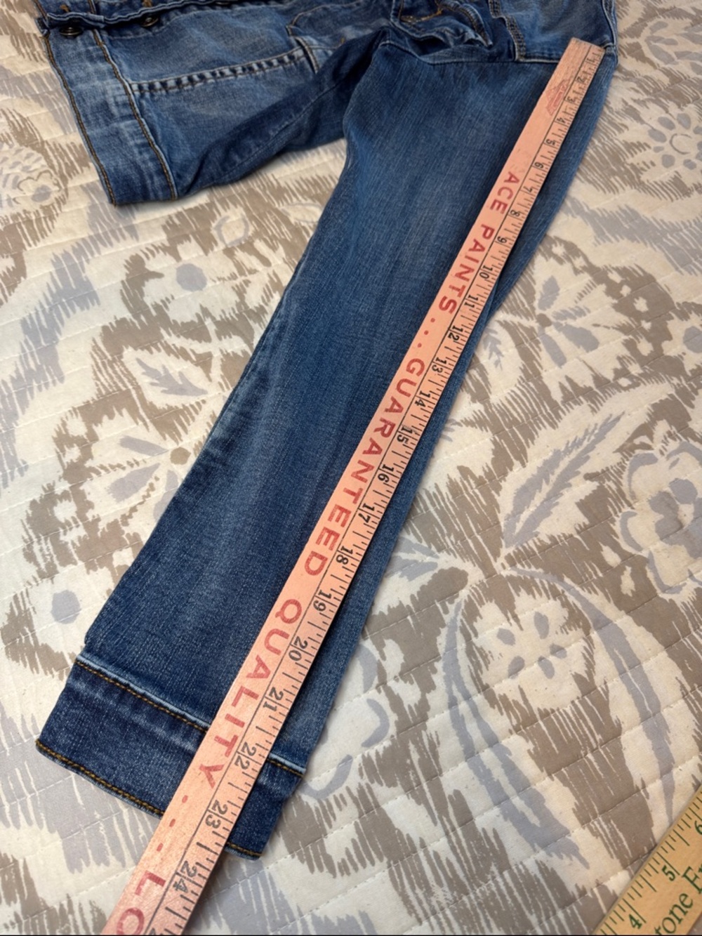 LILA RYAN Women's Cropped Denim Jacket; size medium - Picture 10 of 12